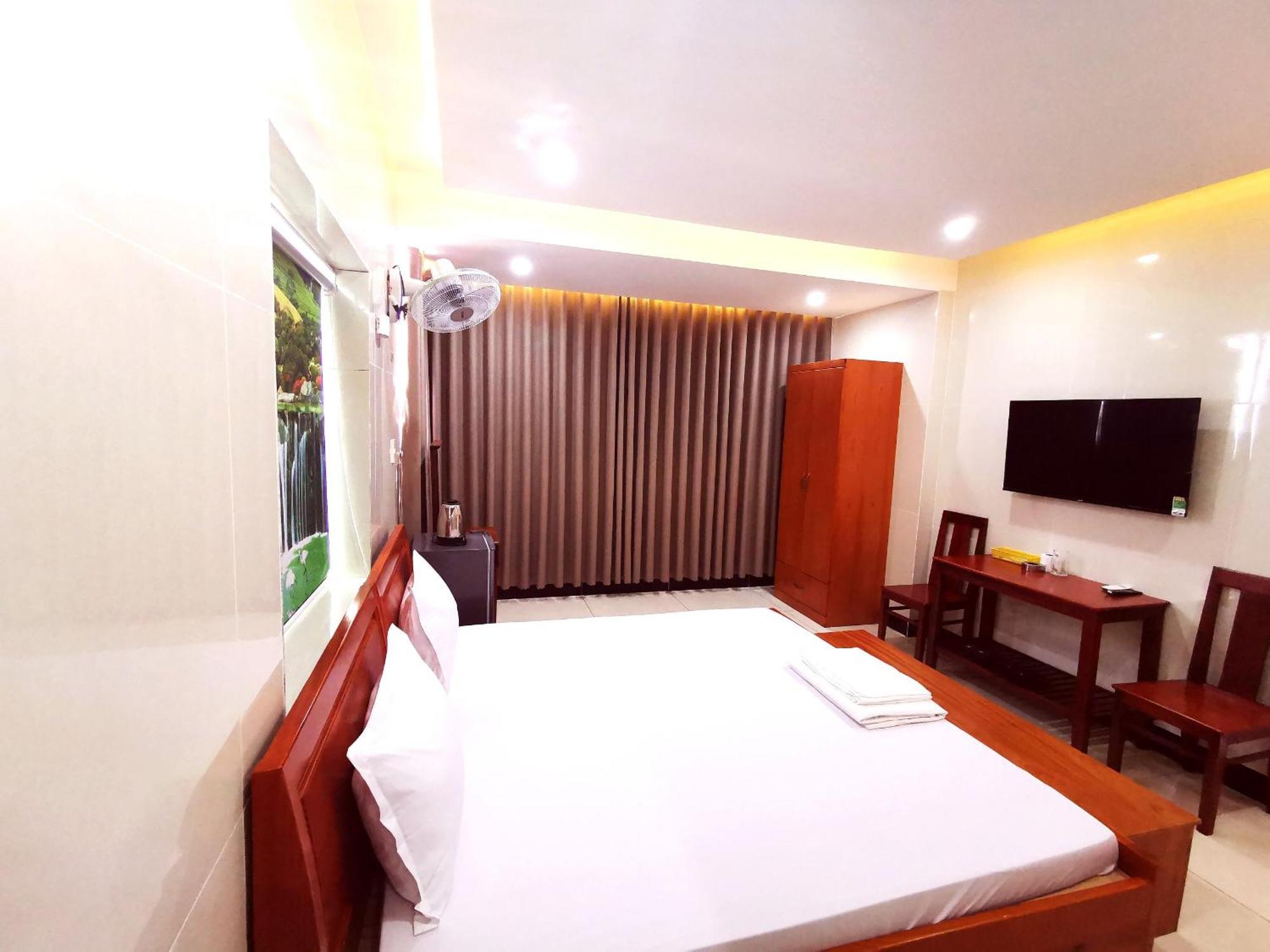 Khach San Cuc Phuong Hotel Di An Ngoại thất bức ảnh