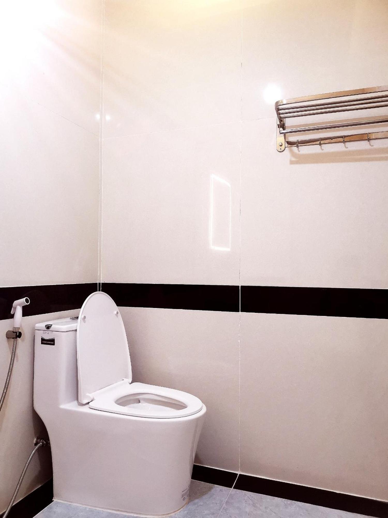 Khach San Cuc Phuong Hotel Di An Ngoại thất bức ảnh